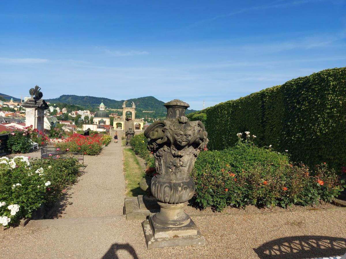 Apartments Rose Garden Decin Buitenkant foto