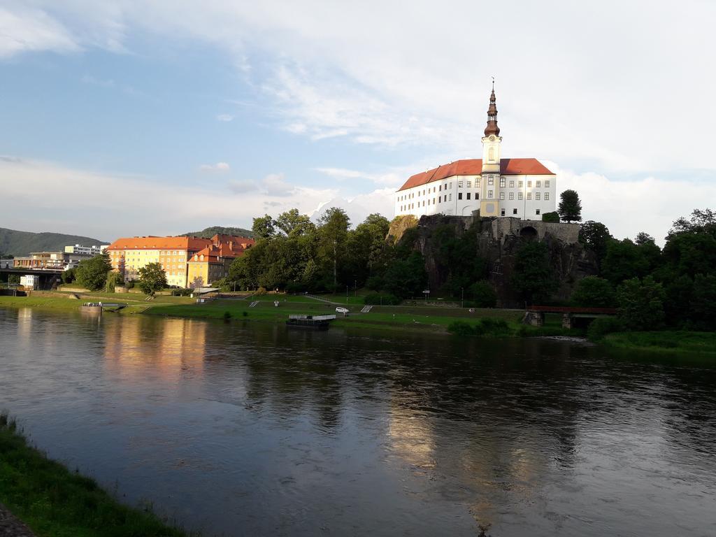 Apartments Rose Garden Decin Buitenkant foto